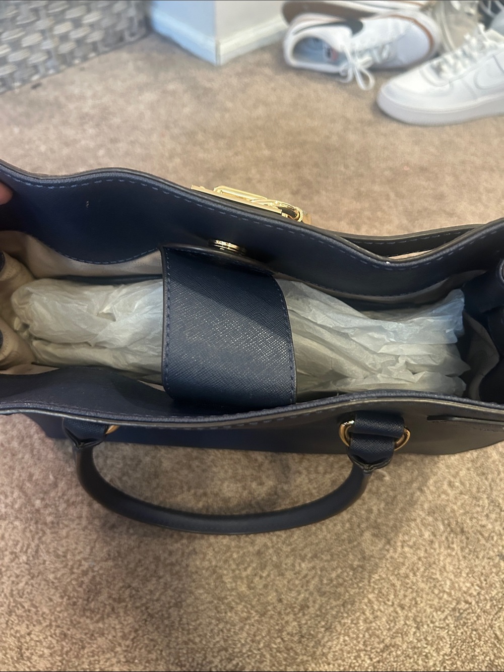Michael Kora Bag - with dust bag - excellent condition . Navy blue - Picture 4 of 6